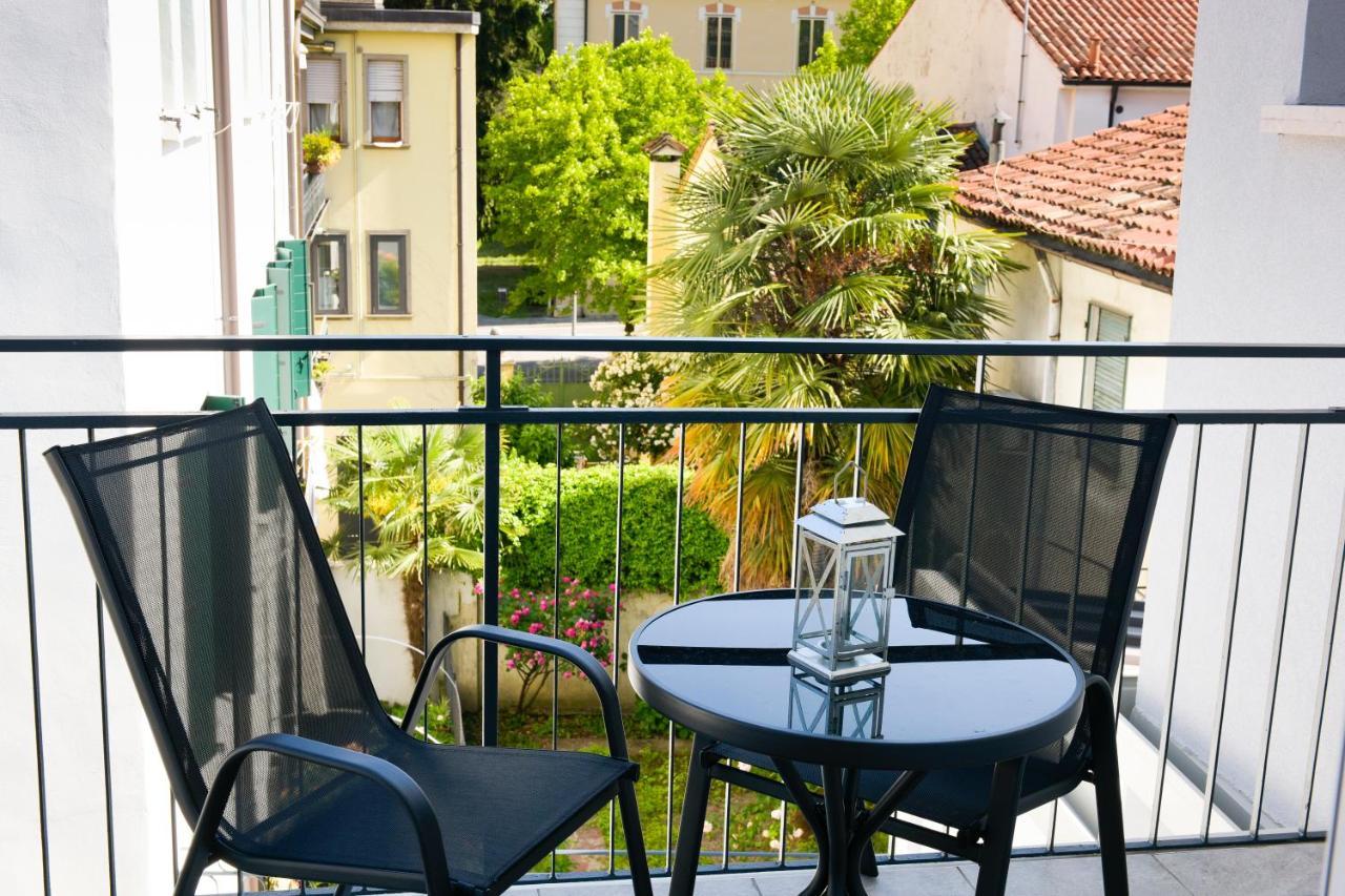 Residenza Emilia Apartment ปาโดวา ภายนอก รูปภาพ